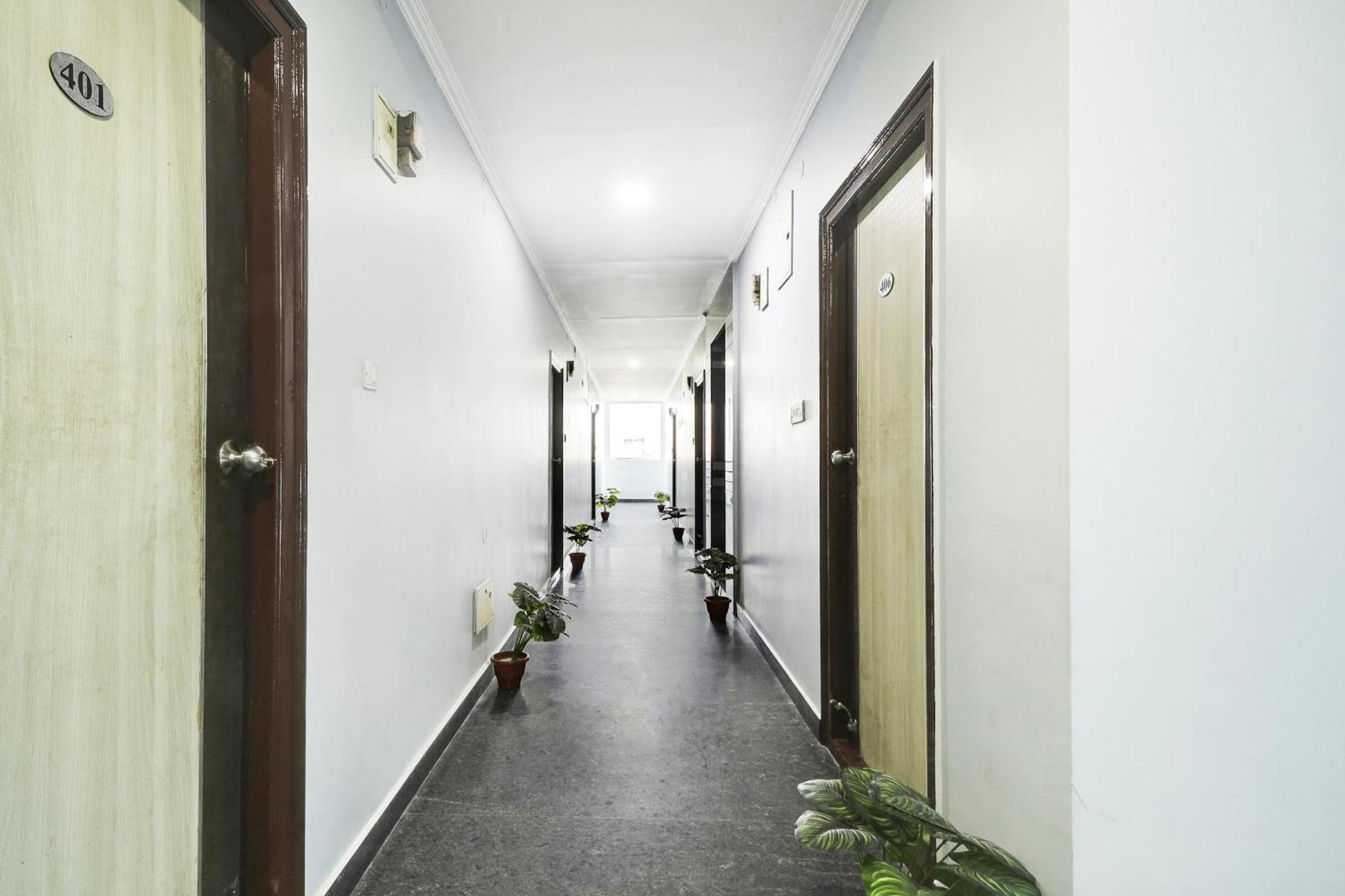 Super Townhouse De Alphabet Hotel Kukatpally Nexus Mall Hajdarabad Zewnętrze zdjęcie
